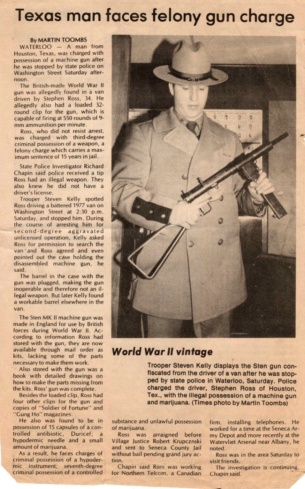 Newspaper article Texas man faces felony gun charge, showing Trooper Steven Kelley with a Sten MK II machine gun